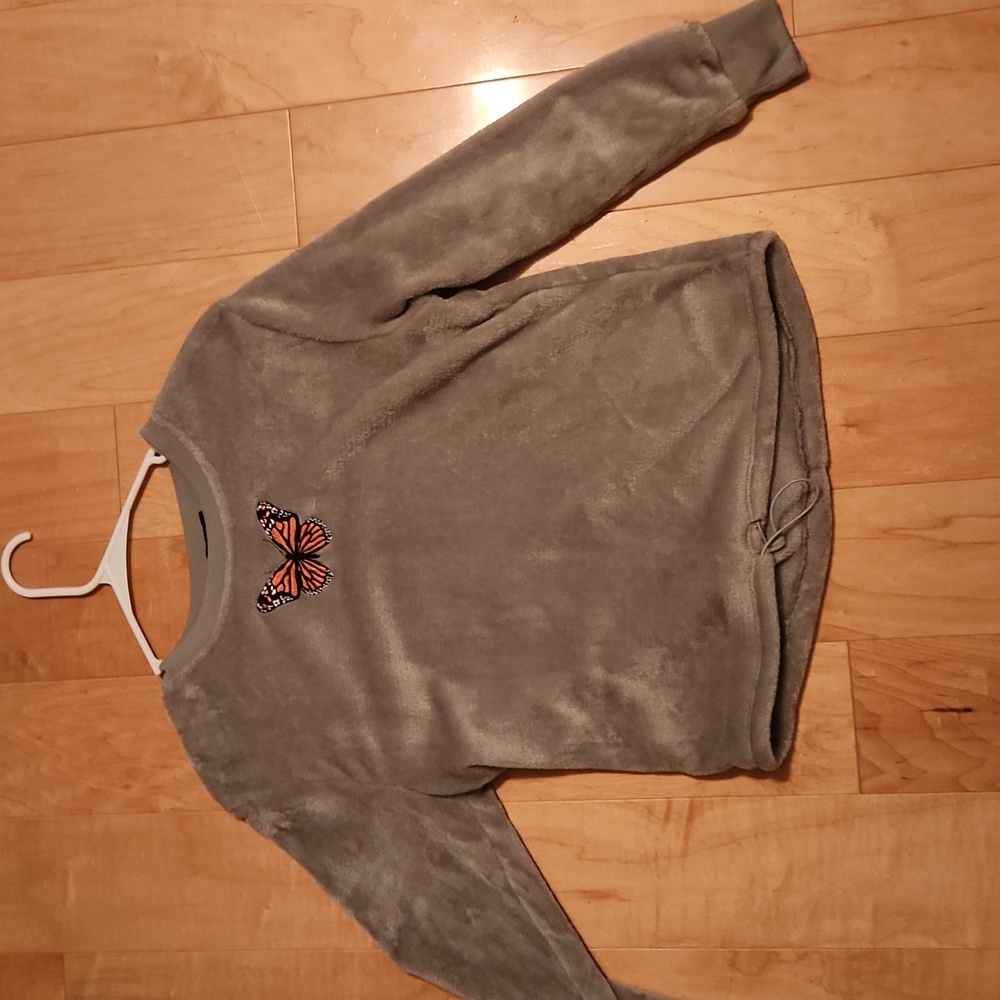 Juniors extra small green butterfly crewneck